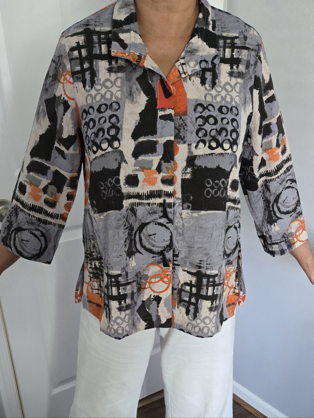 ALI MILES Abstract Print Button-Front Women's Top-Gray, Black & Orange Size PL